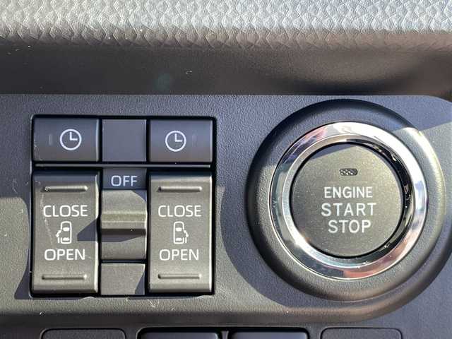 トヨタ ルーミー カスタムG－T 愛知県 2025(令7)年 0.1千km ブラックマイカメタリック/パールホワイト2トーン 登録済未使用車/純正9型ディスプレイオーディオ　ナビ機能なし/全方位カメラ/両側パワースライドドア/レーダークルーズコントロール/バックカメラ/コーナーセンサー/LEDヘッドライト/純正アルミホイール/オートマチックハイビーム/衝突軽減システム/フルセグ/Bluetooth/ステアリングスイッチ/スマートキー/プッシュスタート