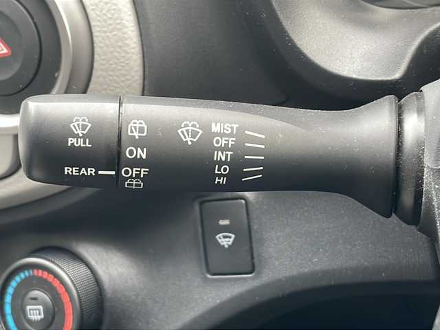 トヨタ ヴィッツ F 福島県 2013(平25)年 4.9万km ブラックマイカ 4WD 寒冷地仕様 純正ナビ フルセグTV Bluetooth CD再生 ETC 社外アルミホイール ワイパーデアイサー フォグランプ ドアバイザー フロアマット 電動格納ミラー リモコンキー