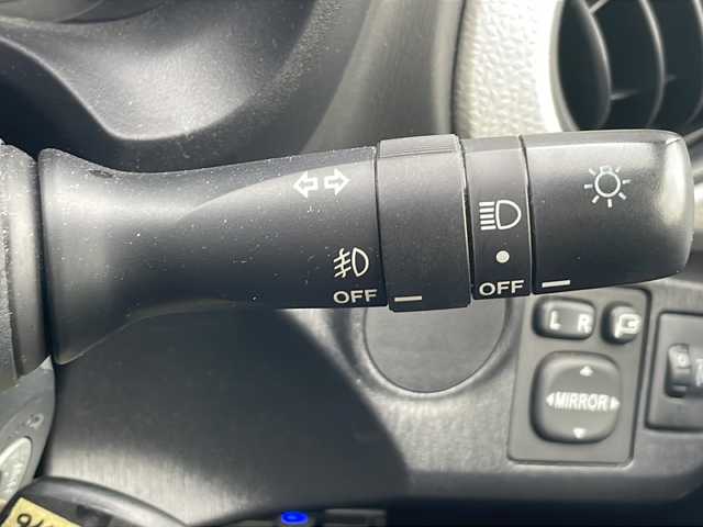 トヨタ ヴィッツ F 福島県 2013(平25)年 4.9万km ブラックマイカ 4WD 寒冷地仕様 純正ナビ フルセグTV Bluetooth CD再生 ETC 社外アルミホイール ワイパーデアイサー フォグランプ ドアバイザー フロアマット 電動格納ミラー リモコンキー