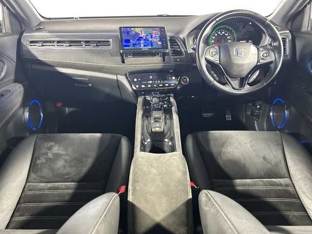 ホンダ ヴェゼル ハイブリッド RS ホンダセンシング 神奈川県 2016(平28)年 5.1万km プレミアムクリスタルレッドM ホンダセンシング/社外8型フローティングナビ【MDV-S810F】/・BT/フルセグTV/CD/DVD/USB/HDMI/SD/バックカメラ/ハーフレザーシート/シートヒーター(D/N)/電動サイドブレーキ/ブレーキホールド/スポーツモード/ビルトインETC/前後ドライブレコーダー/革巻きステアリング/ステアリングスイッチ/パドルシフト/Autoライト/ECON/フロントデアイサー/自動防眩ミラー/スマートキー/プッシュスタートボタン/LEDヘッドライト/フォグランプ/シートリフター/電動格納ミラー/ウィンカーミラー/純正フロアマット/純正18インチアルミホイール/純正ドアバイザー