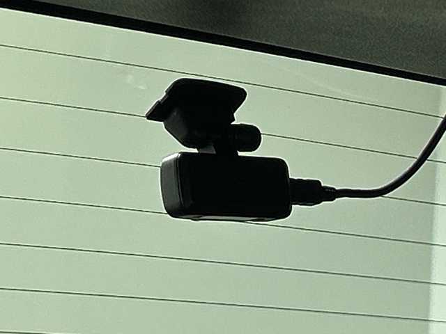 ホンダ ヴェゼル ハイブリッド RS ホンダセンシング 神奈川県 2016(平28)年 5.1万km プレミアムクリスタルレッドM ホンダセンシング/社外8型フローティングナビ【MDV-S810F】/・BT/フルセグTV/CD/DVD/USB/HDMI/SD/バックカメラ/ハーフレザーシート/シートヒーター(D/N)/電動サイドブレーキ/ブレーキホールド/スポーツモード/ビルトインETC/前後ドライブレコーダー/革巻きステアリング/ステアリングスイッチ/パドルシフト/Autoライト/ECON/フロントデアイサー/自動防眩ミラー/スマートキー/プッシュスタートボタン/LEDヘッドライト/フォグランプ/シートリフター/電動格納ミラー/ウィンカーミラー/純正フロアマット/純正18インチアルミホイール/純正ドアバイザー