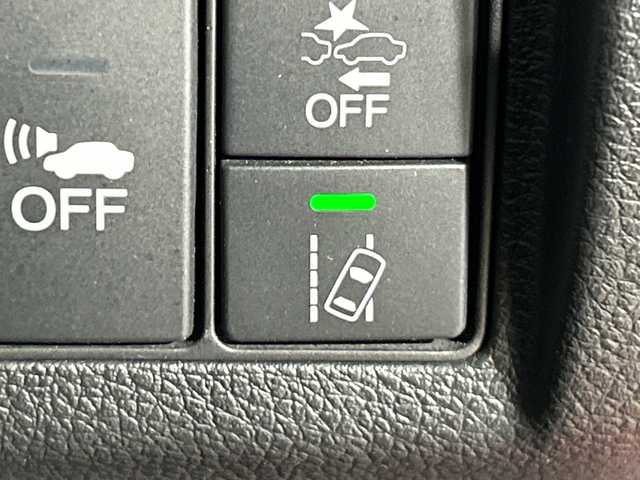 ホンダ ヴェゼル ハイブリッド RS ホンダセンシング 神奈川県 2016(平28)年 5.1万km プレミアムクリスタルレッドM ホンダセンシング/社外8型フローティングナビ【MDV-S810F】/・BT/フルセグTV/CD/DVD/USB/HDMI/SD/バックカメラ/ハーフレザーシート/シートヒーター(D/N)/電動サイドブレーキ/ブレーキホールド/スポーツモード/ビルトインETC/前後ドライブレコーダー/革巻きステアリング/ステアリングスイッチ/パドルシフト/Autoライト/ECON/フロントデアイサー/自動防眩ミラー/スマートキー/プッシュスタートボタン/LEDヘッドライト/フォグランプ/シートリフター/電動格納ミラー/ウィンカーミラー/純正フロアマット/純正18インチアルミホイール/純正ドアバイザー