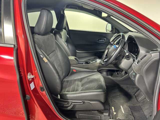 ホンダ ヴェゼル ハイブリッド RS ホンダセンシング 神奈川県 2016(平28)年 5.1万km プレミアムクリスタルレッドM ホンダセンシング/社外8型フローティングナビ【MDV-S810F】/・BT/フルセグTV/CD/DVD/USB/HDMI/SD/バックカメラ/ハーフレザーシート/シートヒーター(D/N)/電動サイドブレーキ/ブレーキホールド/スポーツモード/ビルトインETC/前後ドライブレコーダー/革巻きステアリング/ステアリングスイッチ/パドルシフト/Autoライト/ECON/フロントデアイサー/自動防眩ミラー/スマートキー/プッシュスタートボタン/LEDヘッドライト/フォグランプ/シートリフター/電動格納ミラー/ウィンカーミラー/純正フロアマット/純正18インチアルミホイール/純正ドアバイザー