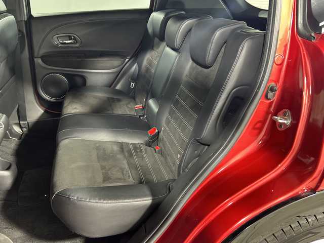 ホンダ ヴェゼル ハイブリッド RS ホンダセンシング 神奈川県 2016(平28)年 5.1万km プレミアムクリスタルレッドM ホンダセンシング/社外8型フローティングナビ【MDV-S810F】/・BT/フルセグTV/CD/DVD/USB/HDMI/SD/バックカメラ/ハーフレザーシート/シートヒーター(D/N)/電動サイドブレーキ/ブレーキホールド/スポーツモード/ビルトインETC/前後ドライブレコーダー/革巻きステアリング/ステアリングスイッチ/パドルシフト/Autoライト/ECON/フロントデアイサー/自動防眩ミラー/スマートキー/プッシュスタートボタン/LEDヘッドライト/フォグランプ/シートリフター/電動格納ミラー/ウィンカーミラー/純正フロアマット/純正18インチアルミホイール/純正ドアバイザー