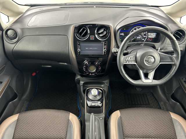 日産 ノート e－パワー メダリスト 愛知県 2017(平29)年 8.4万km スーパーブラック 禁煙車/ワンオーナー/寒冷地仕様/純正７インチナビ/（フルセグTV/Bluetooth/ＡＭ/ＦＭ）/バックカメラ/衝突軽減ブレーキ/レーンキープアシスト/ＥＴＣ/ドライブレコーダー/ハーフレザーシート/アイドリングストップ/純正１５インチアルミホイール/スマートキー/スペアキー1本/プッシュスタート/ＬＥＤヘッドライト/横滑り防止装置/オートエアコン/純正フロアマット