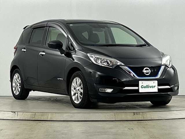 日産 ノート e－パワー メダリスト 愛知県 2017(平29)年 8.4万km スーパーブラック 禁煙車/ワンオーナー/寒冷地仕様/純正７インチナビ/（フルセグTV/Bluetooth/ＡＭ/ＦＭ）/バックカメラ/衝突軽減ブレーキ/レーンキープアシスト/ＥＴＣ/ドライブレコーダー/ハーフレザーシート/アイドリングストップ/純正１５インチアルミホイール/スマートキー/スペアキー1本/プッシュスタート/ＬＥＤヘッドライト/横滑り防止装置/オートエアコン/純正フロアマット