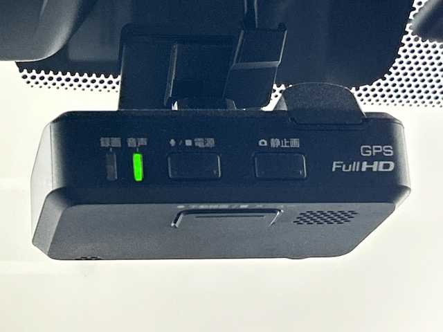 日産 ノート e－パワー メダリスト 愛知県 2017(平29)年 8.4万km スーパーブラック 禁煙車/ワンオーナー/寒冷地仕様/純正７インチナビ/（フルセグTV/Bluetooth/ＡＭ/ＦＭ）/バックカメラ/衝突軽減ブレーキ/レーンキープアシスト/ＥＴＣ/ドライブレコーダー/ハーフレザーシート/アイドリングストップ/純正１５インチアルミホイール/スマートキー/スペアキー1本/プッシュスタート/ＬＥＤヘッドライト/横滑り防止装置/オートエアコン/純正フロアマット