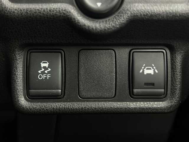 日産 ノート e－パワー メダリスト 愛知県 2017(平29)年 8.4万km スーパーブラック 禁煙車/ワンオーナー/寒冷地仕様/純正７インチナビ/（フルセグTV/Bluetooth/ＡＭ/ＦＭ）/バックカメラ/衝突軽減ブレーキ/レーンキープアシスト/ＥＴＣ/ドライブレコーダー/ハーフレザーシート/アイドリングストップ/純正１５インチアルミホイール/スマートキー/スペアキー1本/プッシュスタート/ＬＥＤヘッドライト/横滑り防止装置/オートエアコン/純正フロアマット