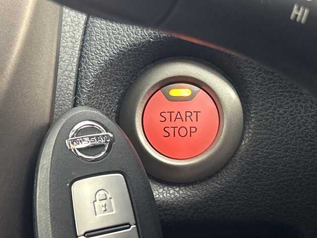 日産 ノート e－パワー メダリスト 愛知県 2017(平29)年 8.4万km スーパーブラック 禁煙車/ワンオーナー/寒冷地仕様/純正７インチナビ/（フルセグTV/Bluetooth/ＡＭ/ＦＭ）/バックカメラ/衝突軽減ブレーキ/レーンキープアシスト/ＥＴＣ/ドライブレコーダー/ハーフレザーシート/アイドリングストップ/純正１５インチアルミホイール/スマートキー/スペアキー1本/プッシュスタート/ＬＥＤヘッドライト/横滑り防止装置/オートエアコン/純正フロアマット