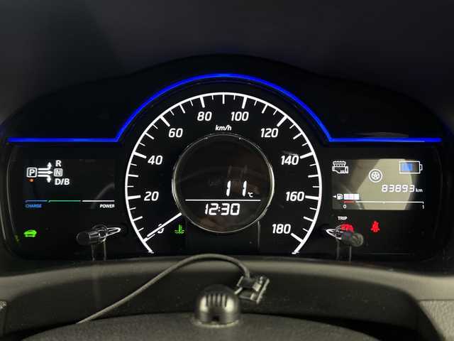 日産 ノート e－パワー メダリスト 愛知県 2017(平29)年 8.4万km スーパーブラック 禁煙車/ワンオーナー/寒冷地仕様/純正７インチナビ/（フルセグTV/Bluetooth/ＡＭ/ＦＭ）/バックカメラ/衝突軽減ブレーキ/レーンキープアシスト/ＥＴＣ/ドライブレコーダー/ハーフレザーシート/アイドリングストップ/純正１５インチアルミホイール/スマートキー/スペアキー1本/プッシュスタート/ＬＥＤヘッドライト/横滑り防止装置/オートエアコン/純正フロアマット