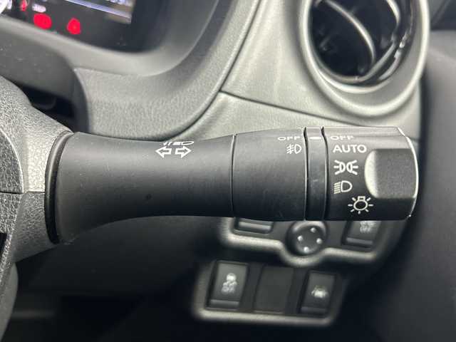 日産 ノート e－パワー メダリスト 愛知県 2017(平29)年 8.4万km スーパーブラック 禁煙車/ワンオーナー/寒冷地仕様/純正７インチナビ/（フルセグTV/Bluetooth/ＡＭ/ＦＭ）/バックカメラ/衝突軽減ブレーキ/レーンキープアシスト/ＥＴＣ/ドライブレコーダー/ハーフレザーシート/アイドリングストップ/純正１５インチアルミホイール/スマートキー/スペアキー1本/プッシュスタート/ＬＥＤヘッドライト/横滑り防止装置/オートエアコン/純正フロアマット