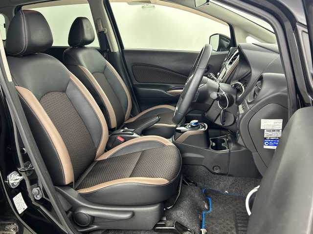 日産 ノート e－パワー メダリスト 愛知県 2017(平29)年 8.4万km スーパーブラック 禁煙車/ワンオーナー/寒冷地仕様/純正７インチナビ/（フルセグTV/Bluetooth/ＡＭ/ＦＭ）/バックカメラ/衝突軽減ブレーキ/レーンキープアシスト/ＥＴＣ/ドライブレコーダー/ハーフレザーシート/アイドリングストップ/純正１５インチアルミホイール/スマートキー/スペアキー1本/プッシュスタート/ＬＥＤヘッドライト/横滑り防止装置/オートエアコン/純正フロアマット