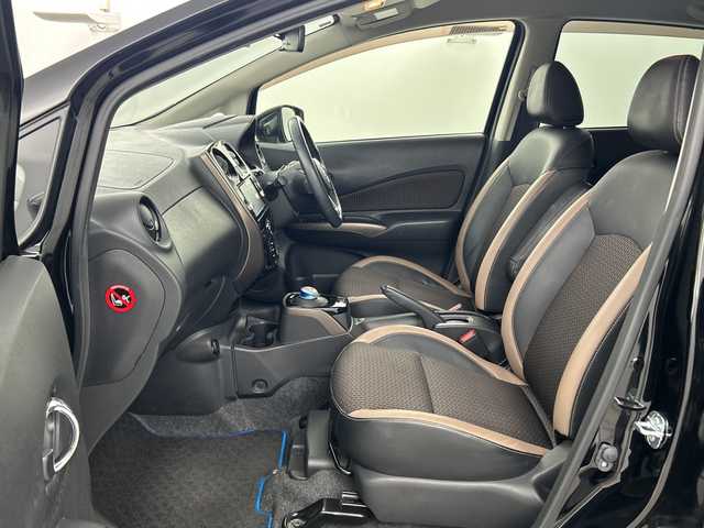 日産 ノート e－パワー メダリスト 愛知県 2017(平29)年 8.4万km スーパーブラック 禁煙車/ワンオーナー/寒冷地仕様/純正７インチナビ/（フルセグTV/Bluetooth/ＡＭ/ＦＭ）/バックカメラ/衝突軽減ブレーキ/レーンキープアシスト/ＥＴＣ/ドライブレコーダー/ハーフレザーシート/アイドリングストップ/純正１５インチアルミホイール/スマートキー/スペアキー1本/プッシュスタート/ＬＥＤヘッドライト/横滑り防止装置/オートエアコン/純正フロアマット