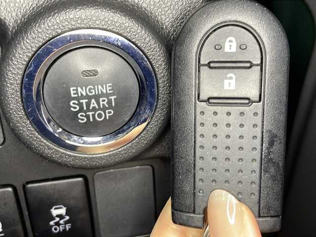 トヨタ パッソ モーダ 広島県 2016(平28)年 4.3万km ブラックマイカメタリック/ダークエメラルドマイカ 2トーン 純正ナビ/バックカメラ/ＥＴＣ/前後ドライブレコーダー/ＬＥＤヘッドライト/フルセグＴＶ/社外１４インチアルミホイール/スマートキー/プッシュスタート/オートエアコン/スペアキー/フロアマット/ＤＶＤ/エアバッグ(運転席/助手席)