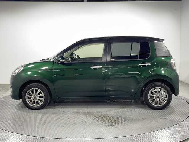 トヨタ パッソ モーダ 広島県 2016(平28)年 4.3万km ブラックマイカメタリック/ダークエメラルドマイカ 2トーン 純正ナビ/バックカメラ/ＥＴＣ/前後ドライブレコーダー/ＬＥＤヘッドライト/フルセグＴＶ/社外１４インチアルミホイール/スマートキー/プッシュスタート/オートエアコン/スペアキー/フロアマット/ＤＶＤ/エアバッグ(運転席/助手席)