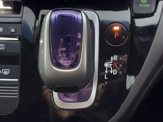 ホンダ フリード ハイブリット G ホンダセンシング 兵庫県 2016(平28)年 7.8万km ルナシルバーM hosi純正メモリナビ/両側パワースライドドア/バックカメラ/追従有クルーズコントロール/オートライト/フルセグTV/Bluetooth接続/ETC/LEDヘッドライト/純正ドアバイザー/純正フロアマット/CD/DVD/純正ミュージックサーバー/スイッチスタート