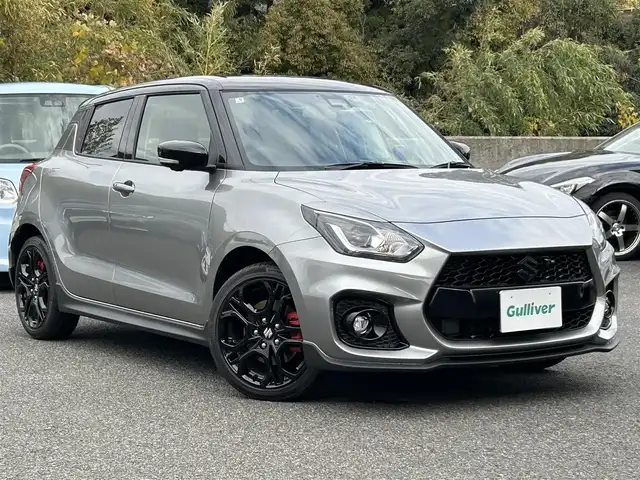 スズキ スイフト スポーツ ZC33S ファイナルED 長崎県 2025(令7)年 0.3万km プレミアムシルバーメタリック/ブラック2トーンルーフ ワンオーナー/純正SDナビ/・AM/FM/CD/DVD/BT/フルセグTV/全方位カメラ/ステアリングスイッチ/コーナーセンサー/LDA/BSM/衝突軽減ブレーキ/追従クルーズコントロール/D席シートヒーター/オートライト/電動格納ウィンカーミラー/前後ドライブレコーダー/フロアマット/ＥＴＣ/保証書/取扱説明書/スペアキー