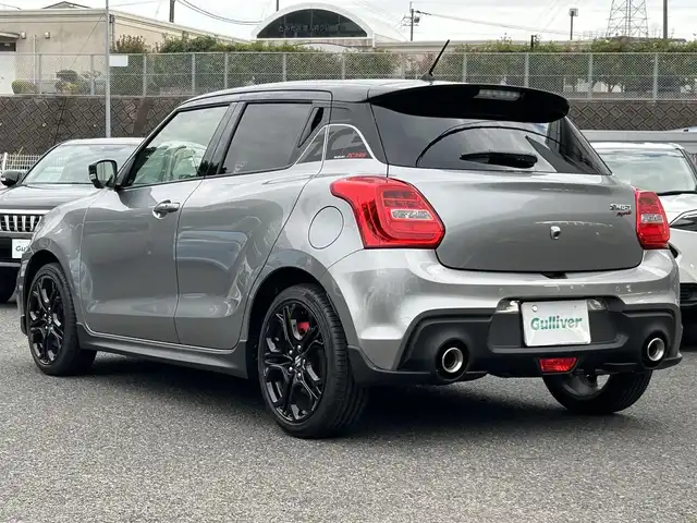 スズキ スイフト スポーツ ZC33S ファイナルED 長崎県 2025(令7)年 0.3万km プレミアムシルバーメタリック/ブラック2トーンルーフ ワンオーナー/純正SDナビ/・AM/FM/CD/DVD/BT/フルセグTV/全方位カメラ/ステアリングスイッチ/コーナーセンサー/LDA/BSM/衝突軽減ブレーキ/追従クルーズコントロール/D席シートヒーター/オートライト/電動格納ウィンカーミラー/前後ドライブレコーダー/フロアマット/ＥＴＣ/保証書/取扱説明書/スペアキー