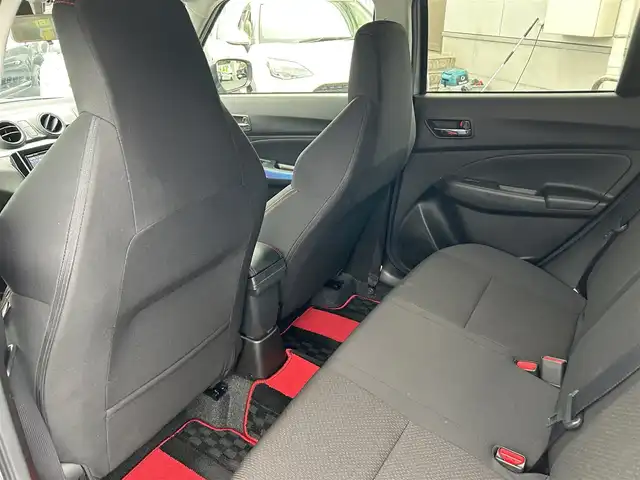 スズキ スイフト スポーツ ZC33S ファイナルED 長崎県 2025(令7)年 0.3万km プレミアムシルバーメタリック/ブラック2トーンルーフ ワンオーナー/純正SDナビ/・AM/FM/CD/DVD/BT/フルセグTV/全方位カメラ/ステアリングスイッチ/コーナーセンサー/LDA/BSM/衝突軽減ブレーキ/追従クルーズコントロール/D席シートヒーター/オートライト/電動格納ウィンカーミラー/前後ドライブレコーダー/フロアマット/ＥＴＣ/保証書/取扱説明書/スペアキー