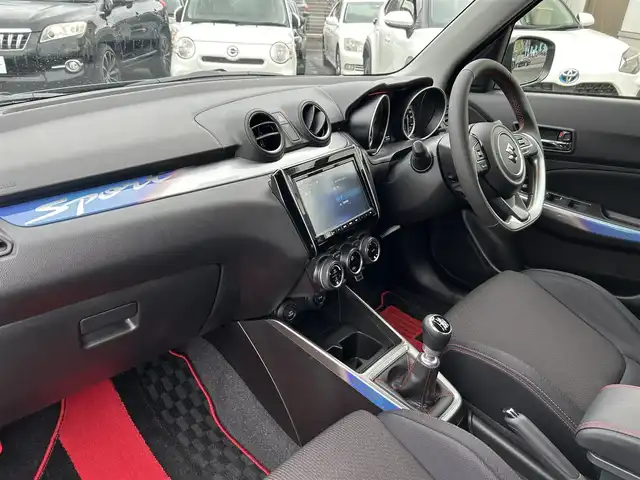 スズキ スイフト スポーツ ZC33S ファイナルED 長崎県 2025(令7)年 0.3万km プレミアムシルバーメタリック/ブラック2トーンルーフ ワンオーナー/純正SDナビ/・AM/FM/CD/DVD/BT/フルセグTV/全方位カメラ/ステアリングスイッチ/コーナーセンサー/LDA/BSM/衝突軽減ブレーキ/追従クルーズコントロール/D席シートヒーター/オートライト/電動格納ウィンカーミラー/前後ドライブレコーダー/フロアマット/ＥＴＣ/保証書/取扱説明書/スペアキー