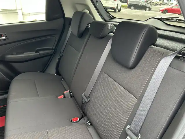 スズキ スイフト スポーツ ZC33S ファイナルED 長崎県 2025(令7)年 0.3万km プレミアムシルバーメタリック/ブラック2トーンルーフ ワンオーナー/純正SDナビ/・AM/FM/CD/DVD/BT/フルセグTV/全方位カメラ/ステアリングスイッチ/コーナーセンサー/LDA/BSM/衝突軽減ブレーキ/追従クルーズコントロール/D席シートヒーター/オートライト/電動格納ウィンカーミラー/前後ドライブレコーダー/フロアマット/ＥＴＣ/保証書/取扱説明書/スペアキー