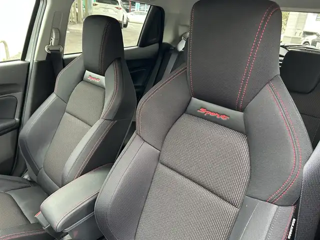 スズキ スイフト スポーツ ZC33S ファイナルED 長崎県 2025(令7)年 0.3万km プレミアムシルバーメタリック/ブラック2トーンルーフ ワンオーナー/純正SDナビ/・AM/FM/CD/DVD/BT/フルセグTV/全方位カメラ/ステアリングスイッチ/コーナーセンサー/LDA/BSM/衝突軽減ブレーキ/追従クルーズコントロール/D席シートヒーター/オートライト/電動格納ウィンカーミラー/前後ドライブレコーダー/フロアマット/ＥＴＣ/保証書/取扱説明書/スペアキー