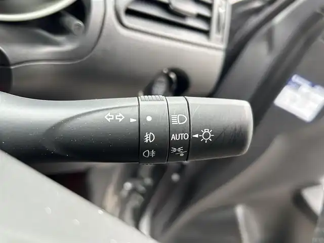 スズキ スイフト スポーツ ZC33S ファイナルED 長崎県 2025(令7)年 0.3万km プレミアムシルバーメタリック/ブラック2トーンルーフ ワンオーナー/純正SDナビ/・AM/FM/CD/DVD/BT/フルセグTV/全方位カメラ/ステアリングスイッチ/コーナーセンサー/LDA/BSM/衝突軽減ブレーキ/追従クルーズコントロール/D席シートヒーター/オートライト/電動格納ウィンカーミラー/前後ドライブレコーダー/フロアマット/ＥＴＣ/保証書/取扱説明書/スペアキー