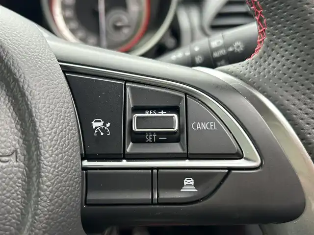 スズキ スイフト スポーツ ZC33S ファイナルED 長崎県 2025(令7)年 0.3万km プレミアムシルバーメタリック/ブラック2トーンルーフ ワンオーナー/純正SDナビ/・AM/FM/CD/DVD/BT/フルセグTV/全方位カメラ/ステアリングスイッチ/コーナーセンサー/LDA/BSM/衝突軽減ブレーキ/追従クルーズコントロール/D席シートヒーター/オートライト/電動格納ウィンカーミラー/前後ドライブレコーダー/フロアマット/ＥＴＣ/保証書/取扱説明書/スペアキー