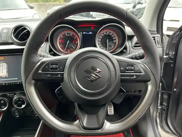 スズキ スイフト スポーツ ZC33S ファイナルED 長崎県 2025(令7)年 0.3万km プレミアムシルバーメタリック/ブラック2トーンルーフ ワンオーナー/純正SDナビ/・AM/FM/CD/DVD/BT/フルセグTV/全方位カメラ/ステアリングスイッチ/コーナーセンサー/LDA/BSM/衝突軽減ブレーキ/追従クルーズコントロール/D席シートヒーター/オートライト/電動格納ウィンカーミラー/前後ドライブレコーダー/フロアマット/ＥＴＣ/保証書/取扱説明書/スペアキー