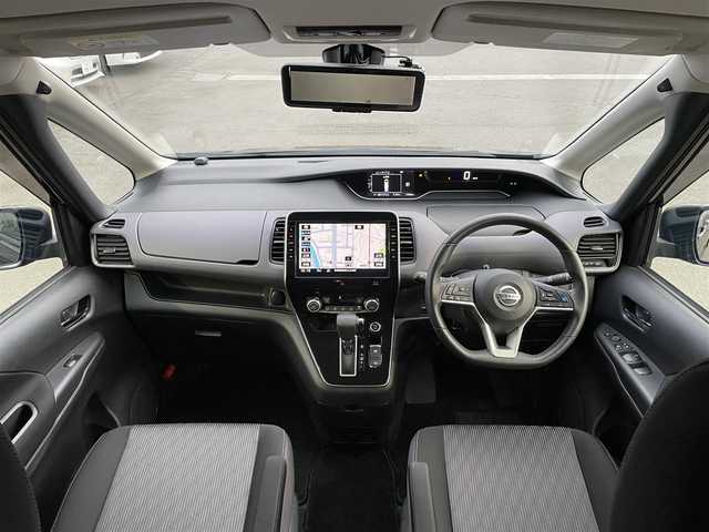 日産 セレナ ハイウェイスター V 群馬県 2021(令3)年 1.2万km ダイヤモンドブラック 衝突被害軽減システム/フロントエアロ/プロパイロット/純正ナビ/　　フルセグTV BT CD AM FM/全周囲カメラ/両側パワースライドドア/純正フロアマット/純正AW/LEDオートライト/ステアリングリモコン/デジタルインナーミラー/ドライブレコーダー前方/電子パーキング