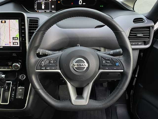 日産 セレナ ハイウェイスター V 群馬県 2021(令3)年 1.2万km ダイヤモンドブラック 衝突被害軽減システム/フロントエアロ/プロパイロット/純正ナビ/　　フルセグTV BT CD AM FM/全周囲カメラ/両側パワースライドドア/純正フロアマット/純正AW/LEDオートライト/ステアリングリモコン/デジタルインナーミラー/ドライブレコーダー前方/電子パーキング