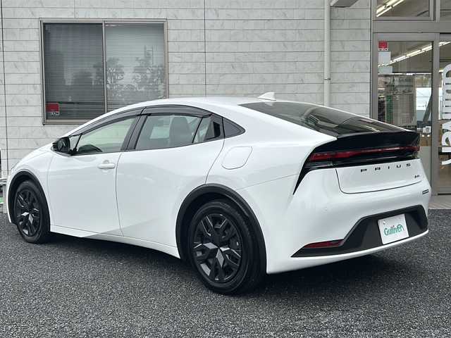 トヨタ プリウス X 埼玉県 2023(令5)年 0.3万km スーパーホワイトⅡ 禁煙車/ディスプレイオーディオ/ナビ付/フルセグTV/USB/BT/スマホ連動/トヨタセーフティセンス/レーダークルーズコントロール/BSM/クリアランスソナー/アクティブ操舵機能/前後ドライブレコーダー/ETC2.0/オートハイビーム/AC100V/電動サイドブレーキ/オートホールド/ドアバイザー/純正フロアマット/保証書