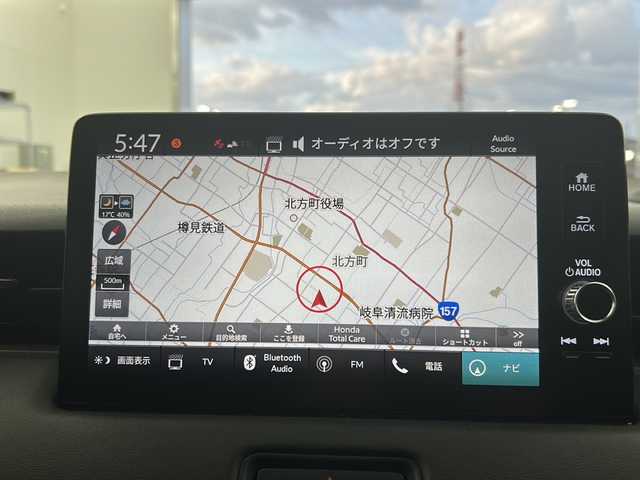ホンダ ヴェゼル ハイブリッド e:HEV Z 岐阜県 2021(令3)年 2.4万km プレミアムサンライトホワイトパール ホンダコネクトディスプレイオーディオ/　(ナビ/フルセグTV/AM/FM/Bluetooth)/ホンダセンシング/・シティブレーキサポート/・ブラインドスポットモニター/・レーンキープアシスト/・前後踏み間違い衝突軽減システム/マルチビューカメラ/コーナーセンサー/パワーバックドア/LEDヘッドライト/シーケンシャルウィンカー/ETC2.0/ドライブレコーダー前後/置くだけ充電/純正フロアマット/ハーフレザーシート/シートヒーター/ハンドルヒーター/純正アルミホイール/ドアバイザー