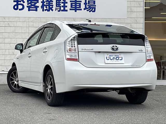 トヨタ プリウス S 山口県 2011(平23)年 6.2万km ホワイトパールクリスタルシャイン 株)IDOMが運営する【じしゃロン宇部店】の自社ローン専用車両になります。こちらは現金またはオートローンご利用時の価格です。自社ローンご希望の方は別途その旨お申付け下さい/純正ナビ（ＮＳＤＮ－Ｗ６０）　/ワンセグＴＶ　/バックカメラ　/ＤＶＤ／ＣＤ　/ＥＴＣ　/社外アルミホイール　/純正フロアマット　/ドライブレコーダー　/ハロゲンヘッドライト　/カーテンエアバッグ有　/スペアキー有