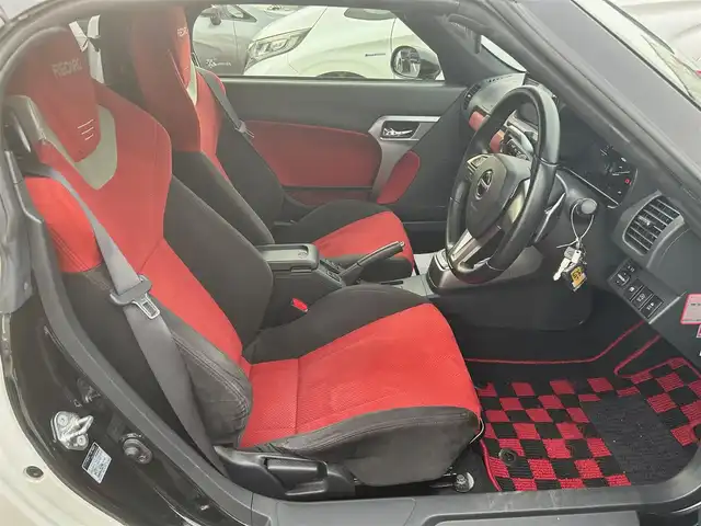 ダイハツ コペン ローブ S 大阪府 2019(平31)年 7.9万km パールホワイトⅢ 社外ナビ/   TV/CD/DVD/Bluetooth/バックモニター/前席シートヒーター/横滑り防止装置/アイドリングストップ/パドルシフト/ステアリングスイッチ/純正16インチアルミホイール/純正フロアマット/プッシュスタート/スマートキー/ＥＴＣ/ＬＥＤライト/禁煙車