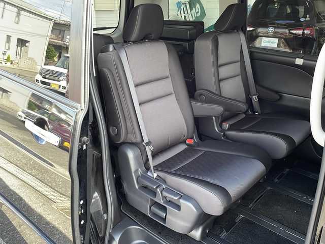 日産 セレナ e－パワー ハイウェイスター V 岐阜県 2023(令5)年 2.2万km ダイヤモンドブラック /CARROZZERIA9インチナビ/（BT/フルセグTV/DVD/FM/AM）//ETC//両側パワースライドドア//前後ドライブルコーダー//ステアリングヒーター//プロパイロット/(インテリジェントクルーズコントロール)/(ハンドル支援)//シートヒーター//スペアキー×1//エンジンスターター//プッシュスタート//取説//保証書