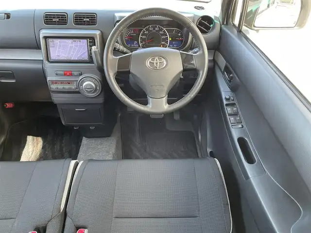 トヨタ ピクシススペース カスタム RS 新潟県 2015(平27)年 3.6万km パールホワイトⅢ 純正ナビ/(AM/FM/CD/BT)/バックカメラ/アイドリングストップ/革巻きステアリング/HIDヘッドライト/フォグランプ/電格ミラー/ドアバイザー/スマートキー