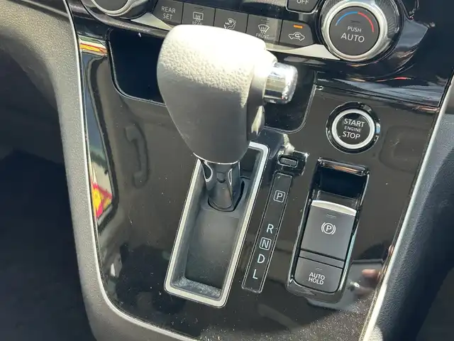 日産 セレナ ハイウェイスター V 和歌山県 2020(令2)年 3.4万km ブリリアントホワイトパール 純正ナビ/フルセグTV/アラウンドビューモニター/（BT/CD/DVD)/エマージェンシーブレーキ/プロパイロット/レーンキープ/ブラインドスポットモニター/横滑り防止装置/両側パワースライドドア/純正フロアマット/純正アルミホイール/ドライブレコーダー/ETC/LEDヘッドライト/フォグランプ/オートライト