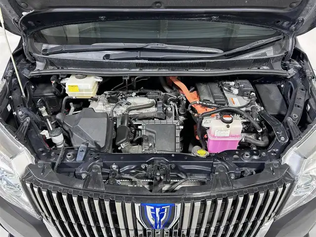 トヨタ エスクァイア ハイブリッド Gi 佐賀県 2015(平27)年 9.4万km スパークリングブラックパールクリスタルシャイン 純正９インチナビ【NSZT-Y64T】/（フルセグTV/CD/DVD/SD/BT/AM・FM）/純正１１インチ後席モニター/モデリスタエアロ（フロント・サイド・リアアンダー）/バックカメラ/衝突被害軽減システム/前後ドライブレコーダー/ハーフレザーシート/両側パワースライドドア/クルーズコントロール/ビルトインＥＴＣ/純正アルミホイール/純正フロアマット/純正LEDヘッドライト/オートライト/スペアキー×１