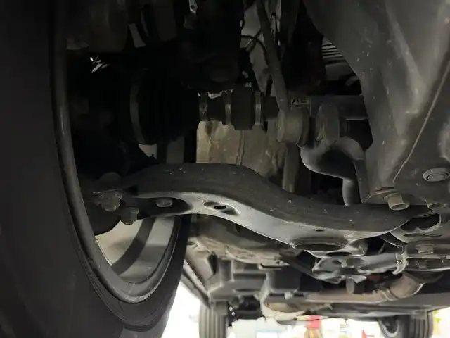 レクサス ＮＸ 300h Fスポーツ 三重県 2019(平31)年 5.3万km レッドマイカクリスタルシャイン ハイブリッド/FF/MTモード付フロアCVT/純正 10.3インチナビ/（AM/FM/CD/DVD/SDREC/SD/USB/Bluetooth/Miracast/AUX/TV）/【OP】パノラミックビューモニター/ドライブレコーダー 前方/ビルトインETC2.0/LEXUS Safety System＋/●プリクラッシュセーフティ/●レーンディパーチャーアラート/●アダプティブハイビームシステム/●レーダークルコン（全車速追従機能付）/・【OP】ブラインドスポットモニター＆リヤクロストラフィックアラート/・【OP】パーキングサポートブレーキ（静止物）/・タイヤ空気圧警告ディスプレイ表示/など/装備/・【OP】ムーンルーフ/・【OP】3眼LEDヘッドランプ/・【OP】本アルミオーナメントパネル（名栗調仕上げ・シルバー）/・ハンズフリーパワーバックドア/・Fスポーツ用本革スポーツシート（内装色：フレアレッド）/・シートヒーター＆ベンチレーション（D/N）/・ステアリングヒーター/・8wayパワーシート（Dランバーサポート付/N）/・AC100Vコンセント（100W）/・左右独立オートエアコン/・電子パーキングブレーキ＆ブレーキホールド/・純正18inAW/・保/取/ナビ取/・スマートキーx2/など