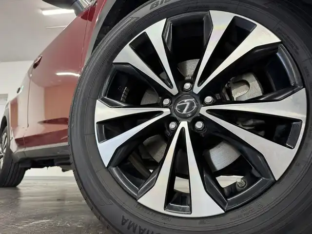 レクサス ＮＸ 300h Fスポーツ 三重県 2019(平31)年 5.3万km レッドマイカクリスタルシャイン ハイブリッド/FF/MTモード付フロアCVT/純正 10.3インチナビ/（AM/FM/CD/DVD/SDREC/SD/USB/Bluetooth/Miracast/AUX/TV）/【OP】パノラミックビューモニター/ドライブレコーダー 前方/ビルトインETC2.0/LEXUS Safety System＋/●プリクラッシュセーフティ/●レーンディパーチャーアラート/●アダプティブハイビームシステム/●レーダークルコン（全車速追従機能付）/・【OP】ブラインドスポットモニター＆リヤクロストラフィックアラート/・【OP】パーキングサポートブレーキ（静止物）/・タイヤ空気圧警告ディスプレイ表示/など/装備/・【OP】ムーンルーフ/・【OP】3眼LEDヘッドランプ/・【OP】本アルミオーナメントパネル（名栗調仕上げ・シルバー）/・ハンズフリーパワーバックドア/・Fスポーツ用本革スポーツシート（内装色：フレアレッド）/・シートヒーター＆ベンチレーション（D/N）/・ステアリングヒーター/・8wayパワーシート（Dランバーサポート付/N）/・AC100Vコンセント（100W）/・左右独立オートエアコン/・電子パーキングブレーキ＆ブレーキホールド/・純正18inAW/・保/取/ナビ取/・スマートキーx2/など