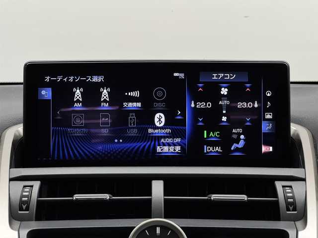 レクサス ＮＸ 300h Fスポーツ 三重県 2019(平31)年 5.3万km レッドマイカクリスタルシャイン ハイブリッド/FF/MTモード付フロアCVT/純正 10.3インチナビ/（AM/FM/CD/DVD/SDREC/SD/USB/Bluetooth/Miracast/AUX/TV）/【OP】パノラミックビューモニター/ドライブレコーダー 前方/ビルトインETC2.0/LEXUS Safety System＋/●プリクラッシュセーフティ/●レーンディパーチャーアラート/●アダプティブハイビームシステム/●レーダークルコン（全車速追従機能付）/・【OP】ブラインドスポットモニター＆リヤクロストラフィックアラート/・【OP】パーキングサポートブレーキ（静止物）/・タイヤ空気圧警告ディスプレイ表示/など/装備/・【OP】ムーンルーフ/・【OP】3眼LEDヘッドランプ/・【OP】本アルミオーナメントパネル（名栗調仕上げ・シルバー）/・ハンズフリーパワーバックドア/・Fスポーツ用本革スポーツシート（内装色：フレアレッド）/・シートヒーター＆ベンチレーション（D/N）/・ステアリングヒーター/・8wayパワーシート（Dランバーサポート付/N）/・AC100Vコンセント（100W）/・左右独立オートエアコン/・電子パーキングブレーキ＆ブレーキホールド/・純正18inAW/・保/取/ナビ取/・スマートキーx2/など