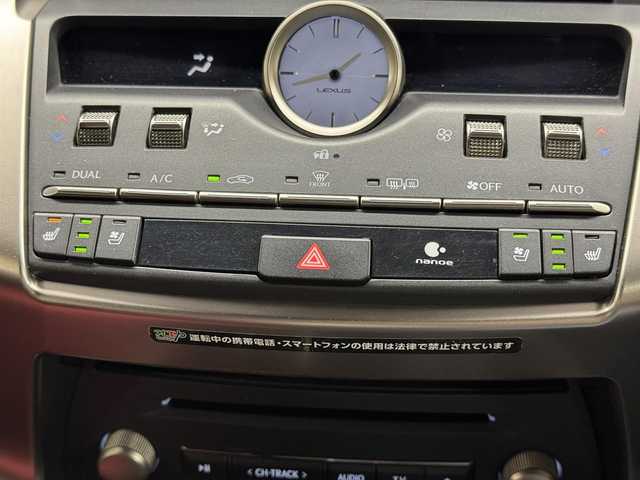 レクサス ＮＸ 300h Fスポーツ 三重県 2019(平31)年 5.3万km レッドマイカクリスタルシャイン ハイブリッド/FF/MTモード付フロアCVT/純正 10.3インチナビ/（AM/FM/CD/DVD/SDREC/SD/USB/Bluetooth/Miracast/AUX/TV）/【OP】パノラミックビューモニター/ドライブレコーダー 前方/ビルトインETC2.0/LEXUS Safety System＋/●プリクラッシュセーフティ/●レーンディパーチャーアラート/●アダプティブハイビームシステム/●レーダークルコン（全車速追従機能付）/・【OP】ブラインドスポットモニター＆リヤクロストラフィックアラート/・【OP】パーキングサポートブレーキ（静止物）/・タイヤ空気圧警告ディスプレイ表示/など/装備/・【OP】ムーンルーフ/・【OP】3眼LEDヘッドランプ/・【OP】本アルミオーナメントパネル（名栗調仕上げ・シルバー）/・ハンズフリーパワーバックドア/・Fスポーツ用本革スポーツシート（内装色：フレアレッド）/・シートヒーター＆ベンチレーション（D/N）/・ステアリングヒーター/・8wayパワーシート（Dランバーサポート付/N）/・AC100Vコンセント（100W）/・左右独立オートエアコン/・電子パーキングブレーキ＆ブレーキホールド/・純正18inAW/・保/取/ナビ取/・スマートキーx2/など