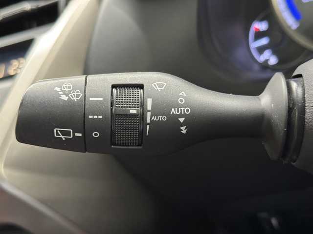 レクサス ＮＸ 300h Fスポーツ 三重県 2019(平31)年 5.3万km レッドマイカクリスタルシャイン ハイブリッド/FF/MTモード付フロアCVT/純正 10.3インチナビ/（AM/FM/CD/DVD/SDREC/SD/USB/Bluetooth/Miracast/AUX/TV）/【OP】パノラミックビューモニター/ドライブレコーダー 前方/ビルトインETC2.0/LEXUS Safety System＋/●プリクラッシュセーフティ/●レーンディパーチャーアラート/●アダプティブハイビームシステム/●レーダークルコン（全車速追従機能付）/・【OP】ブラインドスポットモニター＆リヤクロストラフィックアラート/・【OP】パーキングサポートブレーキ（静止物）/・タイヤ空気圧警告ディスプレイ表示/など/装備/・【OP】ムーンルーフ/・【OP】3眼LEDヘッドランプ/・【OP】本アルミオーナメントパネル（名栗調仕上げ・シルバー）/・ハンズフリーパワーバックドア/・Fスポーツ用本革スポーツシート（内装色：フレアレッド）/・シートヒーター＆ベンチレーション（D/N）/・ステアリングヒーター/・8wayパワーシート（Dランバーサポート付/N）/・AC100Vコンセント（100W）/・左右独立オートエアコン/・電子パーキングブレーキ＆ブレーキホールド/・純正18inAW/・保/取/ナビ取/・スマートキーx2/など
