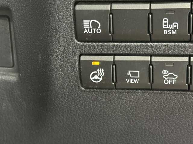 レクサス ＮＸ 300h Fスポーツ 三重県 2019(平31)年 5.3万km レッドマイカクリスタルシャイン ハイブリッド/FF/MTモード付フロアCVT/純正 10.3インチナビ/（AM/FM/CD/DVD/SDREC/SD/USB/Bluetooth/Miracast/AUX/TV）/【OP】パノラミックビューモニター/ドライブレコーダー 前方/ビルトインETC2.0/LEXUS Safety System＋/●プリクラッシュセーフティ/●レーンディパーチャーアラート/●アダプティブハイビームシステム/●レーダークルコン（全車速追従機能付）/・【OP】ブラインドスポットモニター＆リヤクロストラフィックアラート/・【OP】パーキングサポートブレーキ（静止物）/・タイヤ空気圧警告ディスプレイ表示/など/装備/・【OP】ムーンルーフ/・【OP】3眼LEDヘッドランプ/・【OP】本アルミオーナメントパネル（名栗調仕上げ・シルバー）/・ハンズフリーパワーバックドア/・Fスポーツ用本革スポーツシート（内装色：フレアレッド）/・シートヒーター＆ベンチレーション（D/N）/・ステアリングヒーター/・8wayパワーシート（Dランバーサポート付/N）/・AC100Vコンセント（100W）/・左右独立オートエアコン/・電子パーキングブレーキ＆ブレーキホールド/・純正18inAW/・保/取/ナビ取/・スマートキーx2/など