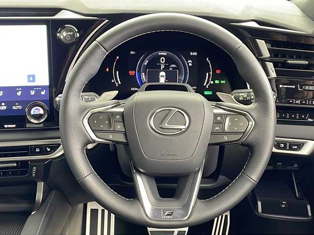 レクサス ＲＸ 500h Fスポーツパフォーマンス 鹿児島県 2024(令6)年 0.7万km グラファイトブラックガラスフレーク Lexus Safety System +/・プリクラッシュセーフティ/・AdvancedDrive/・ロードサインアシスト/・フロントクロストラフィックアラート/・レーンディパーチャーアラート/・レーンチェンジアシスト/・プロアクティブドライビングアシスト/・リヤクロストラフィックアラート/・ブラインドスポットモニター/・後方車両接近告知/・パーキングサポートブレーキ/・リヤカメラディテクション/・安心降車アシスト/・周辺車両接近時サポート/・クリアランスソナー/純正14インチタッチディスプレイオーディオPlus/(TV/FM/AM/USB/BT/AppleCarPlay/AndroidAuto)/マークレビンソンプレミアムサウンドシステム/ビルトインETC2.0/パノラマルーフ/ブラックルーフレール/レクサスチームメイト/デジタルインナーミラー/おくだけ充電/ヘッドアップディスプレイ/全席パワーシート/全席シートヒーター/全席エアーシート/パワーバックドア/パドルシフト/3眼LEDヘッドライト/フォグランプ/純正21インチAW/純正フロアマット