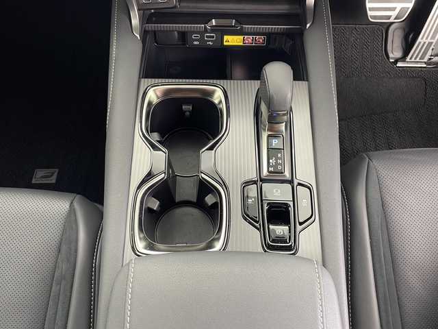 レクサス ＲＸ 500h Fスポーツパフォーマンス 鹿児島県 2024(令6)年 0.7万km グラファイトブラックガラスフレーク Lexus Safety System +/・プリクラッシュセーフティ/・AdvancedDrive/・ロードサインアシスト/・フロントクロストラフィックアラート/・レーンディパーチャーアラート/・レーンチェンジアシスト/・プロアクティブドライビングアシスト/・リヤクロストラフィックアラート/・ブラインドスポットモニター/・後方車両接近告知/・パーキングサポートブレーキ/・リヤカメラディテクション/・安心降車アシスト/・周辺車両接近時サポート/・クリアランスソナー/純正14インチタッチディスプレイオーディオPlus/(TV/FM/AM/USB/BT/AppleCarPlay/AndroidAuto)/マークレビンソンプレミアムサウンドシステム/ビルトインETC2.0/パノラマルーフ/ブラックルーフレール/レクサスチームメイト/デジタルインナーミラー/おくだけ充電/ヘッドアップディスプレイ/全席パワーシート/全席シートヒーター/全席エアーシート/パワーバックドア/パドルシフト/3眼LEDヘッドライト/フォグランプ/純正21インチAW/純正フロアマット
