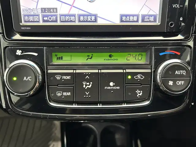 トヨタ カローラ フィールダー HV G エアロツアラー W×B 鹿児島県 2015(平27)年 5.6万km ブラックマイカ 純正SDナビ【NSCP-W64】/（CD/DVD/ワンセグ/Bluetooth/SD）/ビルトインETC/バックカメラ/アイドリングストップ/ステアリングリモコン/ハーフレザーシート/電動格納ドアミラー/サイドメッキパーツ/サイドミラーメッキパーツ/純正LEDヘッドライト/オートライト/純正フロアマット/純正15インチアルミ