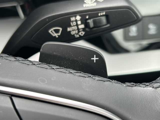 アウディ Ａ３ セダン 30TFSI アドバンスド 東京都 2022(令4)年 1.3万km グレイシアホワイトメタリック コンビニエンス＆アシスタンスパッケージ/アダプティブクルーズコントロール/ワンオーナー/メモリナビ/バックカメラ/ETC2.0/プッシュスタート/保証書/取説書/スペアスマートキー
