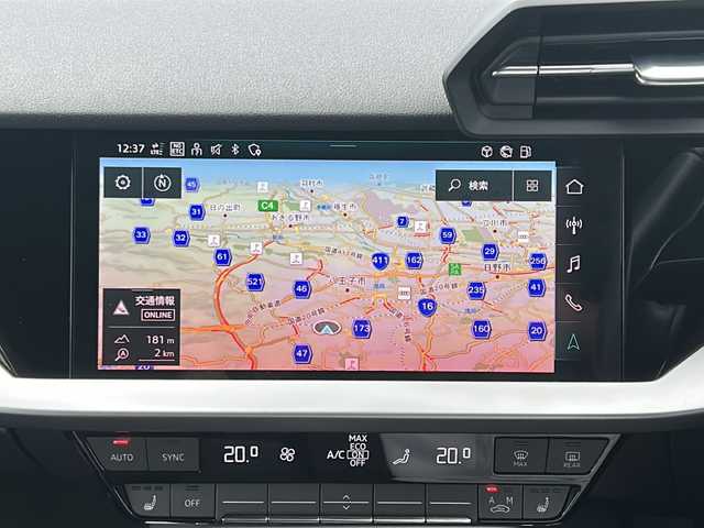 アウディ Ａ３ セダン 30TFSI アドバンスド 東京都 2022(令4)年 1.3万km グレイシアホワイトメタリック コンビニエンス＆アシスタンスパッケージ/アダプティブクルーズコントロール/ワンオーナー/メモリナビ/バックカメラ/ETC2.0/プッシュスタート/保証書/取説書/スペアスマートキー